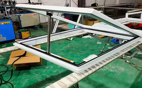 某地下车库出入口固原排烟窗配置工程