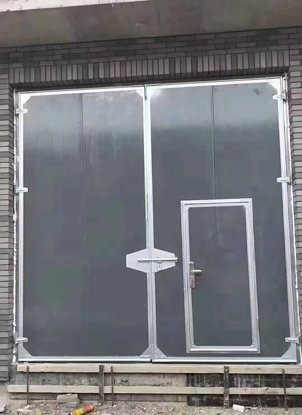 固原工业平开门在大型设备制造车间的应用实例