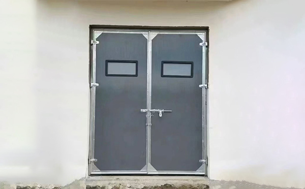 固原工业门在高温作业区域的运行表现